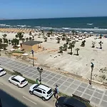 Ella Front View Апартаменты