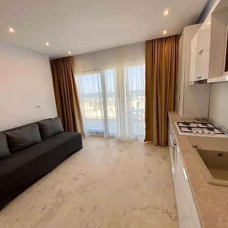 Ella Front View * Năvodari