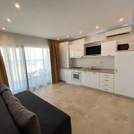 Ella Front View * Năvodari