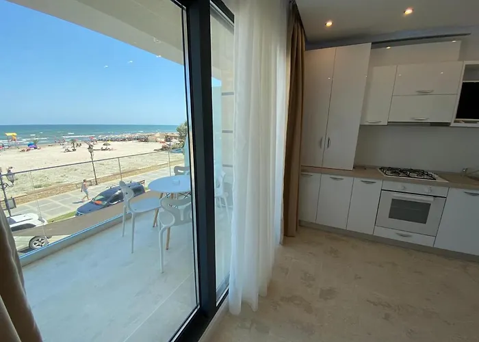 Διαμέρισμα Ella Front View *